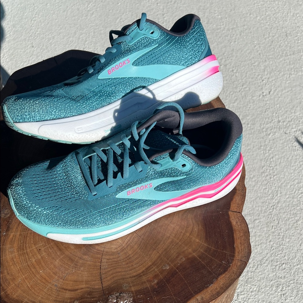 Brooks Ghost Max womens size 12